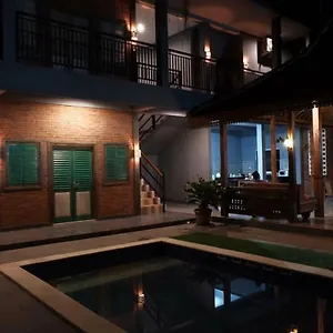 Kayu Tua Pensión Uluwatu